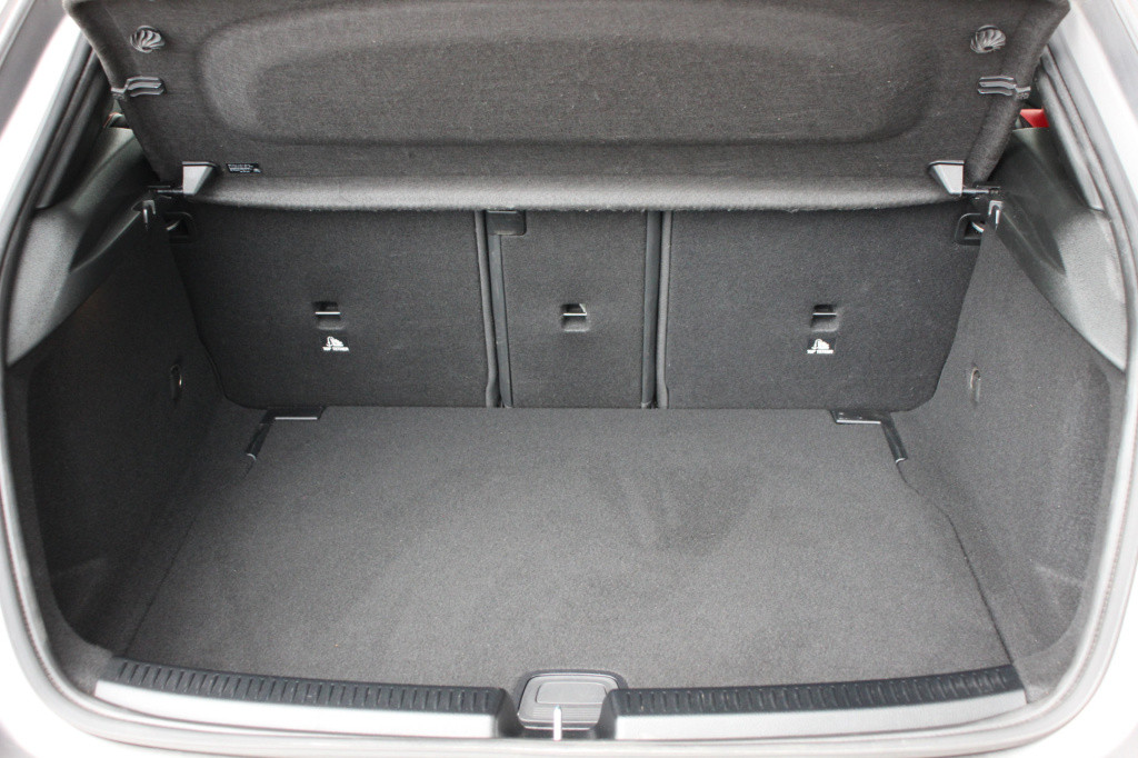 Mercedes-Benz A-Klasse amg 35 4matic premium plus | schaalstoelen | 360 cam