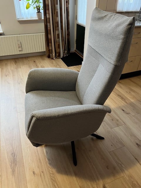 Te koop luie stoel met elektrische bediening