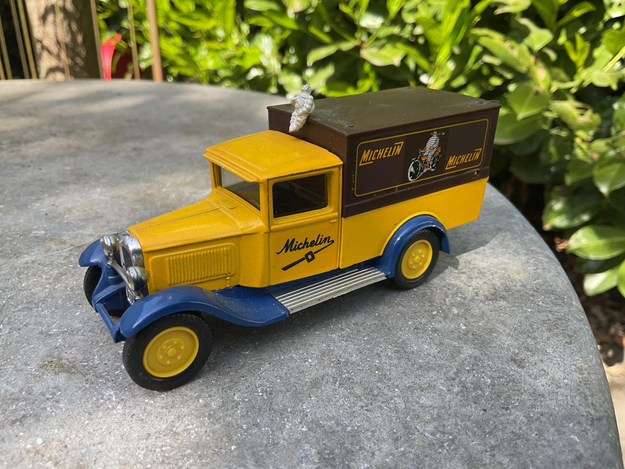 Michelin reclame auto’s.     ( Collectie )