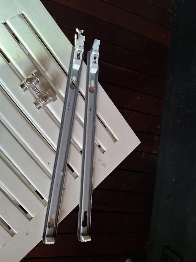 Vlakke radiator 600x1200 mm, 3818watt , kleur verkeerswit.