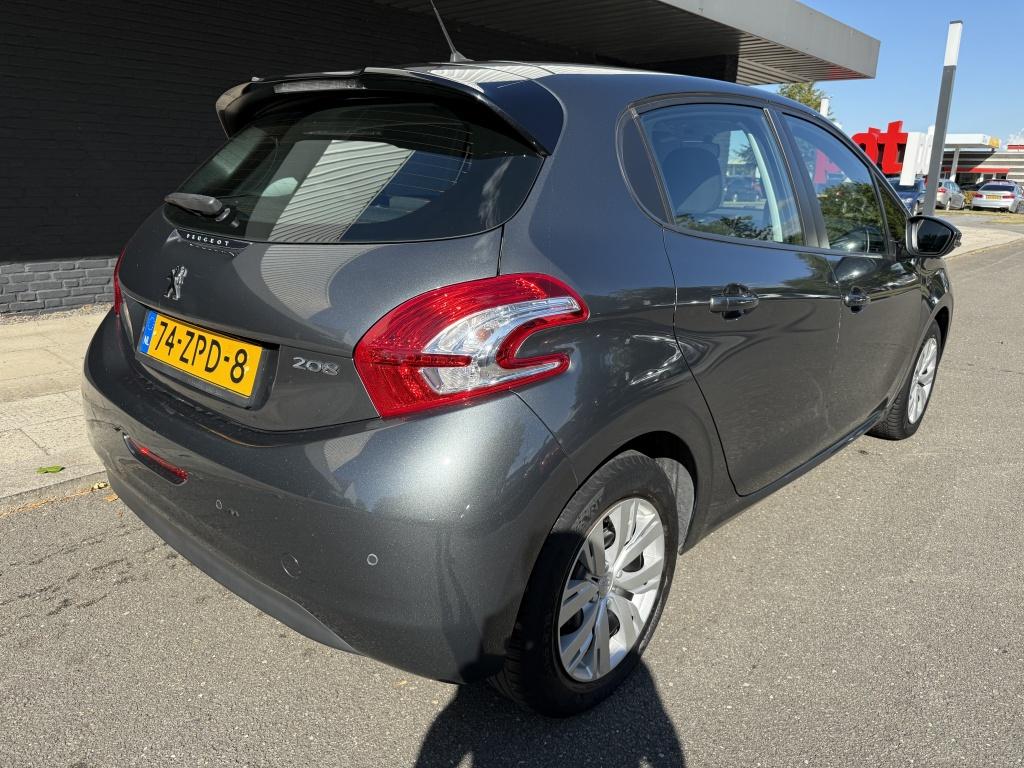 Peugeot 208 1.2 vti active // schermradio //