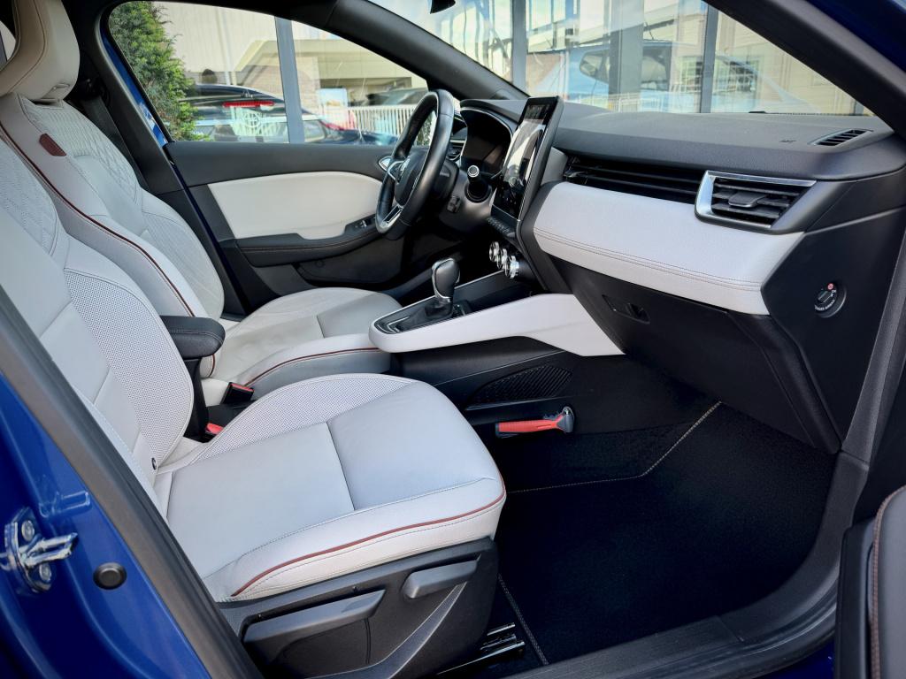 Renault Clio 1.6 e-tech hybrid 140 initiale paris navi ecc cruise
