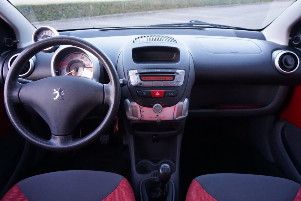 Peugeot 107 1.0-12v xs urban move airco / elektr. ramen / lm velgen / nap -