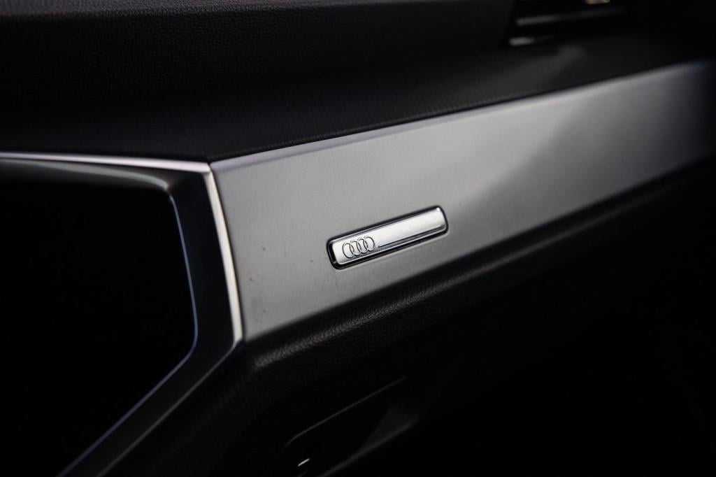 Audi Q3 45 tfsi e edition automaat / plug in hybrid / stoelverwarming / lee