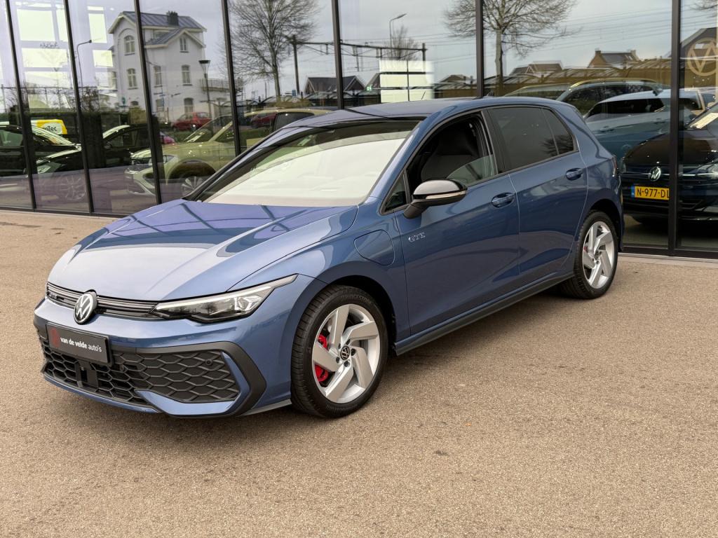 Volkswagen Golf 1.5 ehybrid gte | black style | iq light | camera | head-up