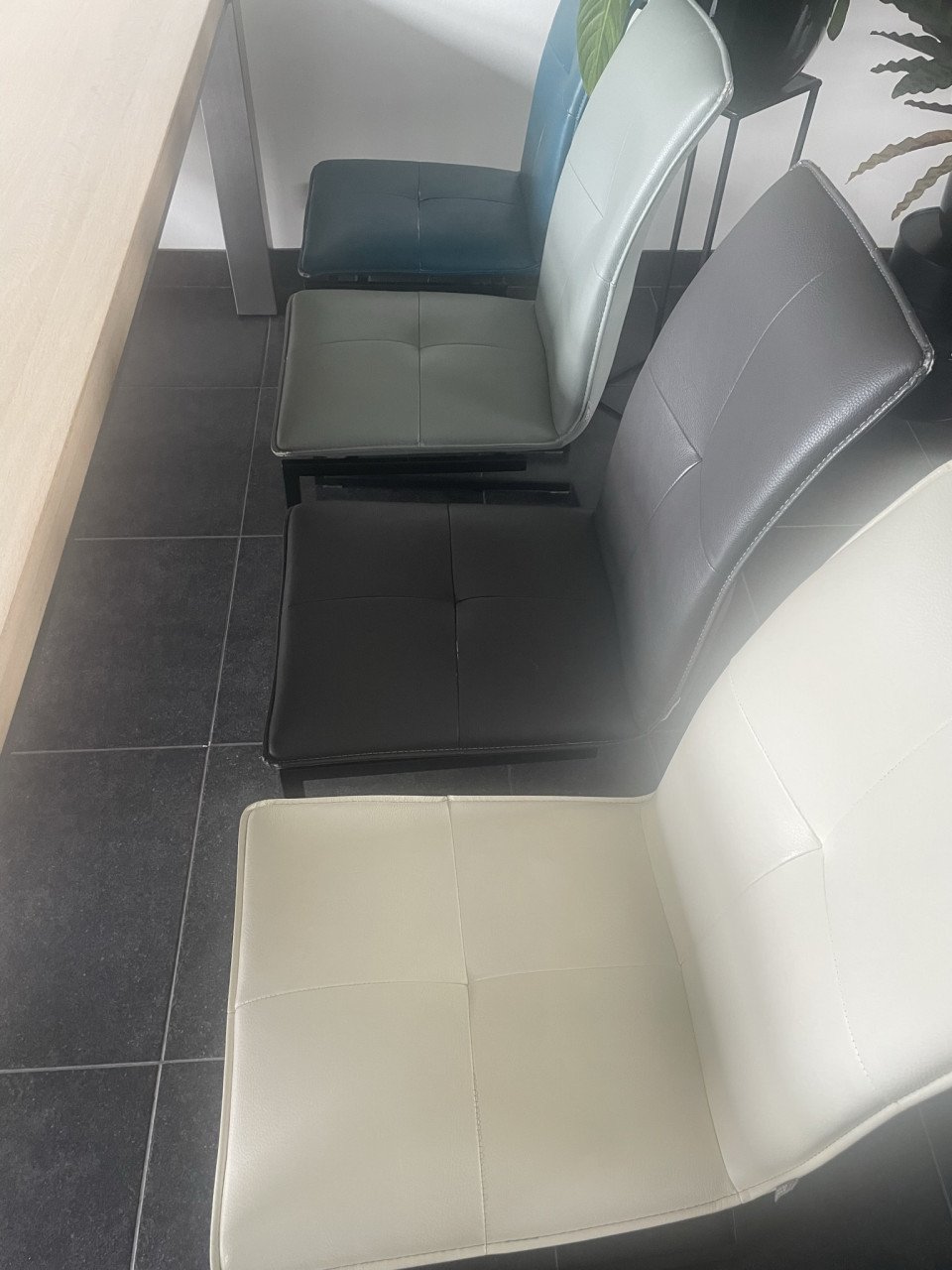 8 eetkamerstoelen Xooon