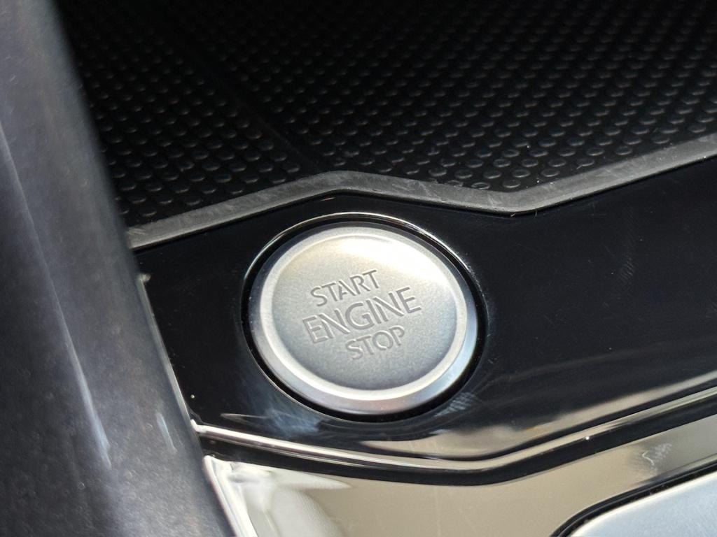 Volkswagen T-roc 1.5 tsi 150pk dsg style carplay | camera | keyless | elek.