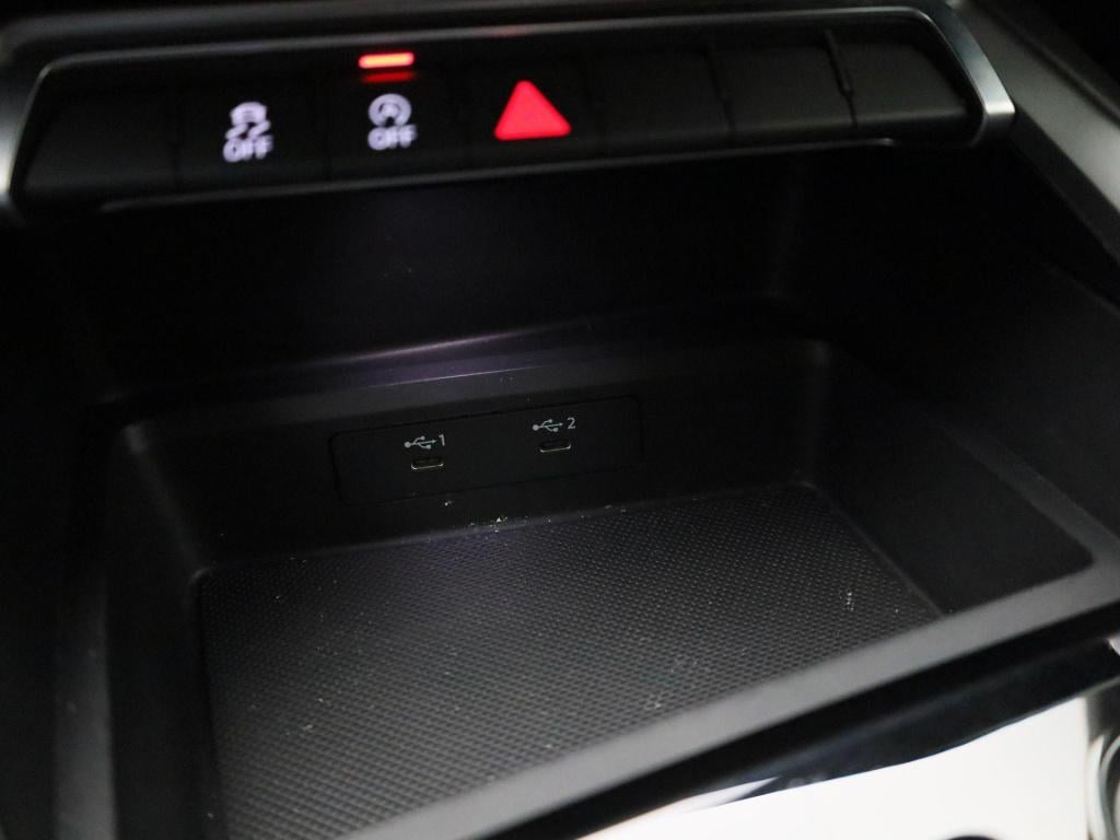 Audi A3 sportback 30 tfsi s edition | automaat | 2x s-line | vlak stuur | n