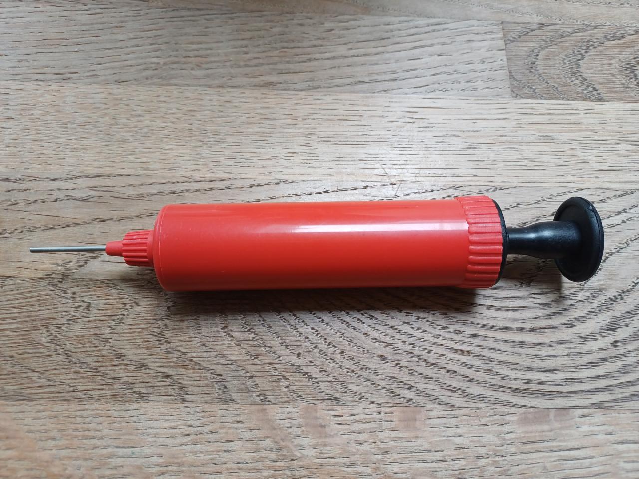 Stress Buster Boksbal 17 x 17 x 35 cm PU leer incl. handpomp