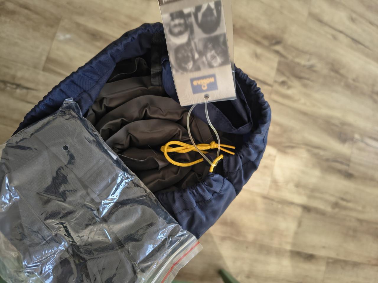 Prachtige nieuwe blauwe slaapmat van Nomad, zelfopblaasbaar.