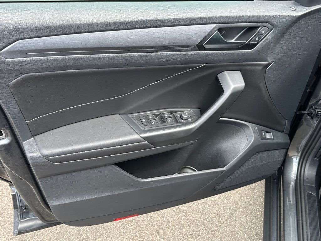 Volkswagen T-roc 1.5 tsi 150pk dsg style carplay | camera | keyless | elek.