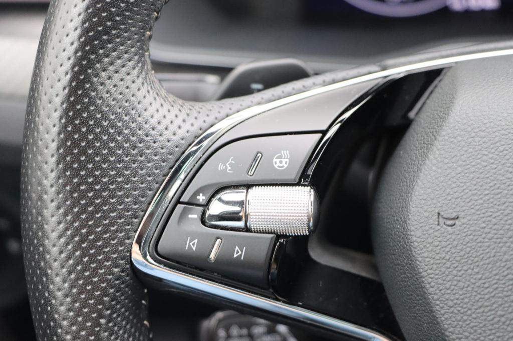 Skoda Superb combi 1.4 tsi iv sportline business 218pk dsg6