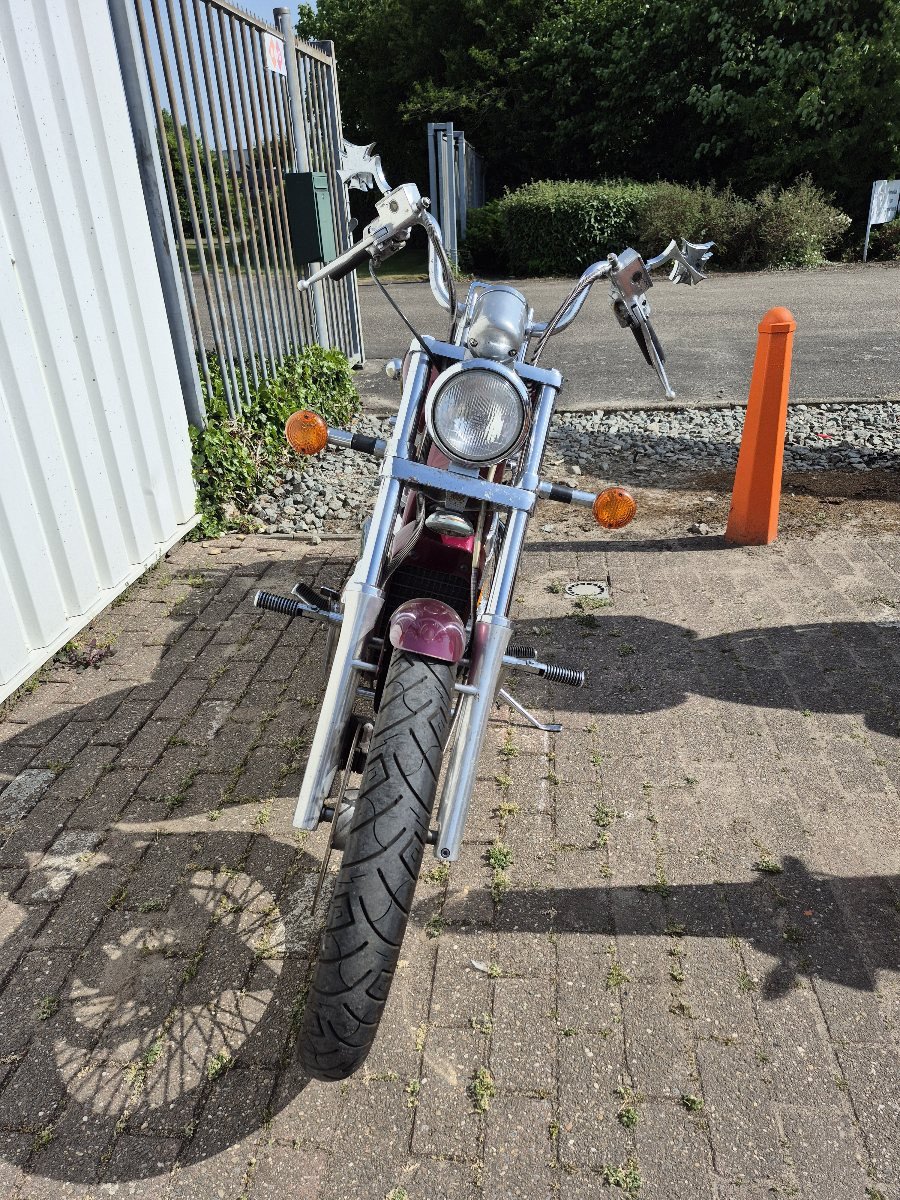 Suzuki Intruder VS750