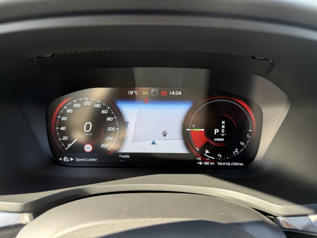 Volvo V60 t6 340pk recharge r-design| full options! trekhaak