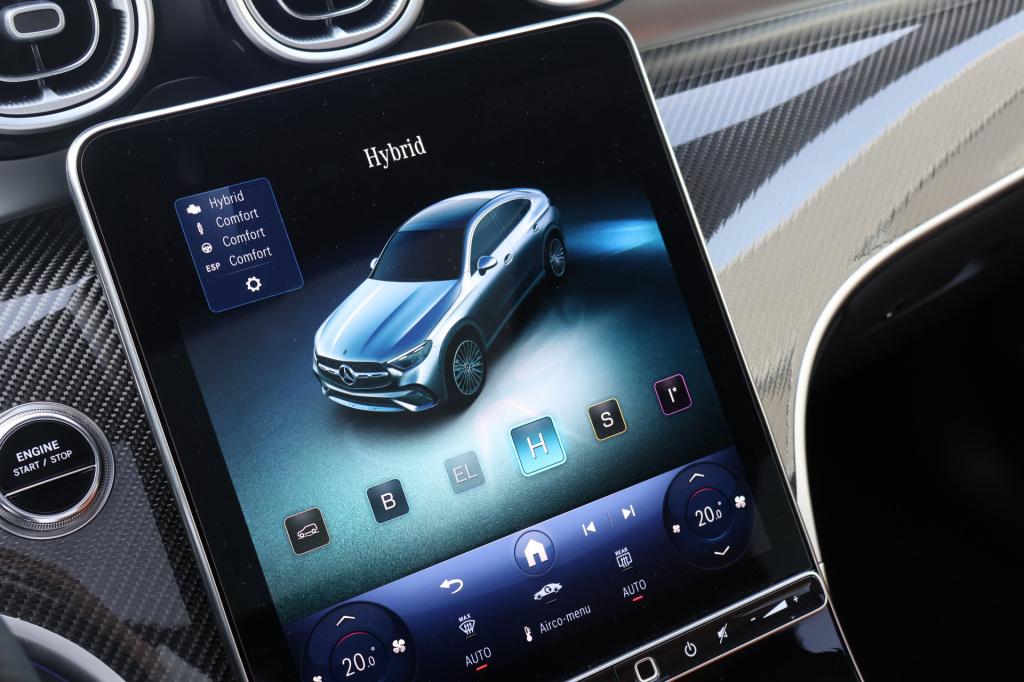 Mercedes-Benz Glc coupé 400e 4matic amg line i luchtvering i meesturende ac