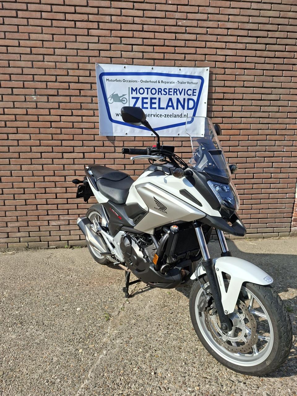 Honda NC 750X / NC 750 XA | 2016