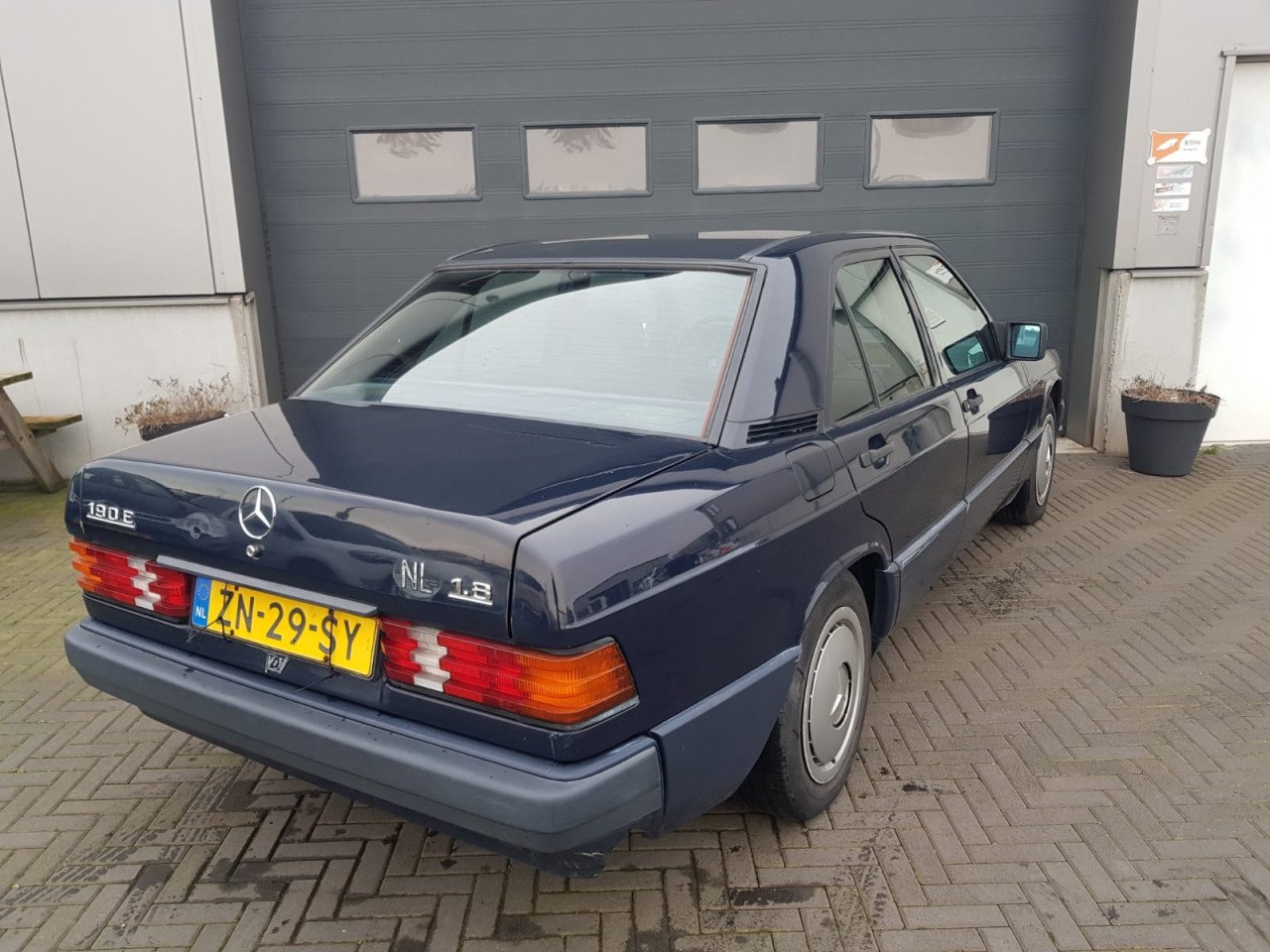TE KOOP MERCEDES BENZ 190 1.8E AUTOMAAT ORIGINELE NL AUTO
