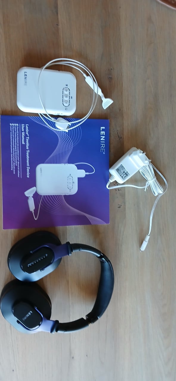 Tinnitus treatment device. Lenire.