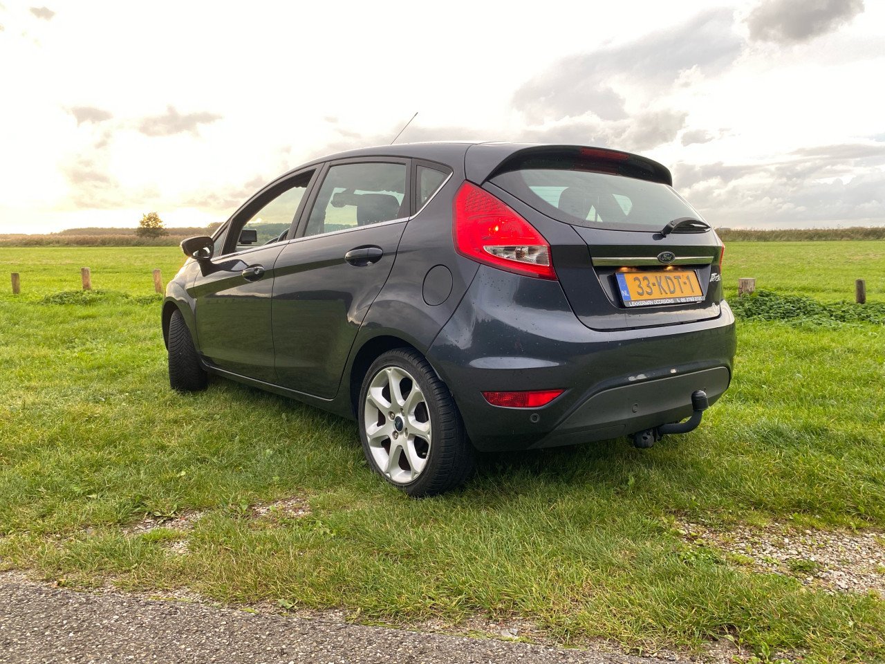 Erg nette Ford Fiësta Titanium 1.6 Ti-vct 5DR slechts 130.000km