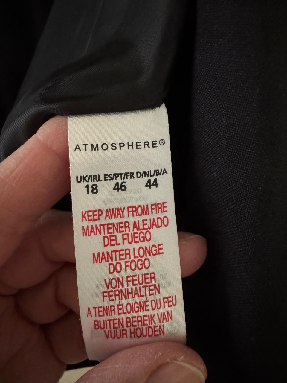 Zwarte, gevoerde damesblazer van Atmosphere in maat 44