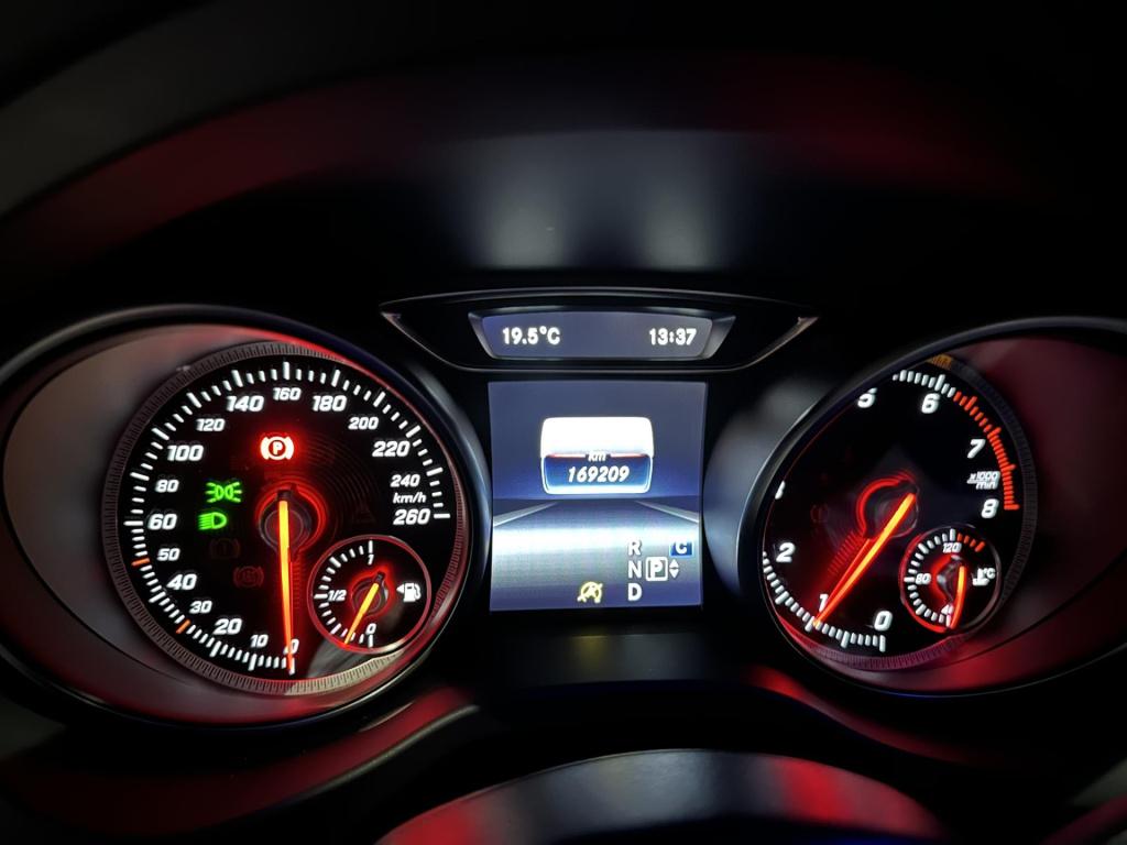 Mercedes-Benz Gla-klasse 180 business solution amg night upgrade *leer*stoe