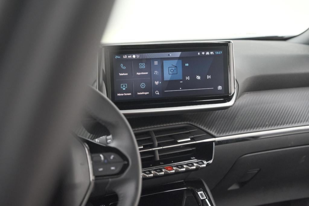 Peugeot 2008 puretech 100 allure | apple carplay | parkeersensoren | climat