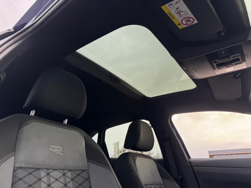 Volkswagen Taigo 1.0 tsi r-line * panoramadak * camera * led * clima