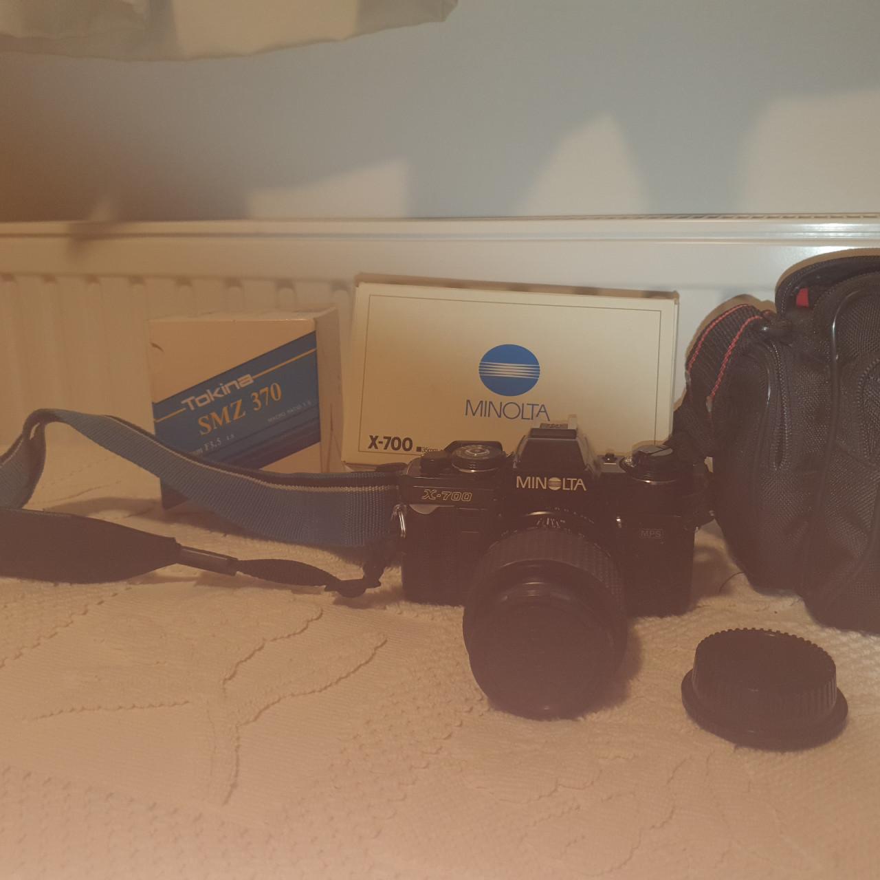 Minolta spiegelreflexcamera X-700 met objectief en tas