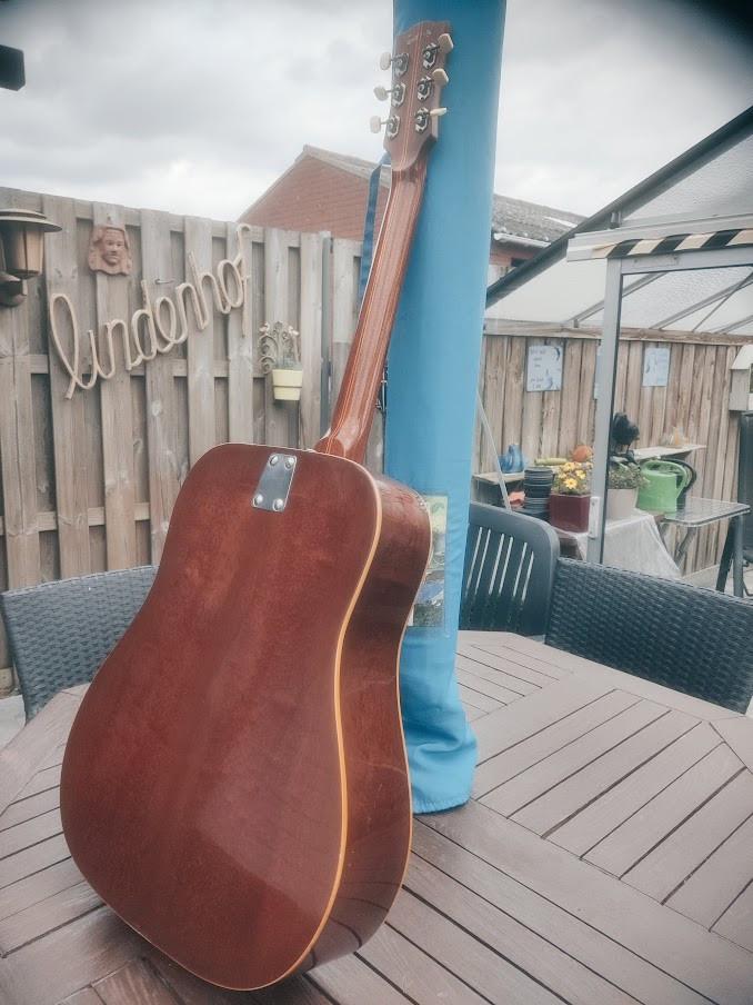 Vintage gitaar in topconditie.