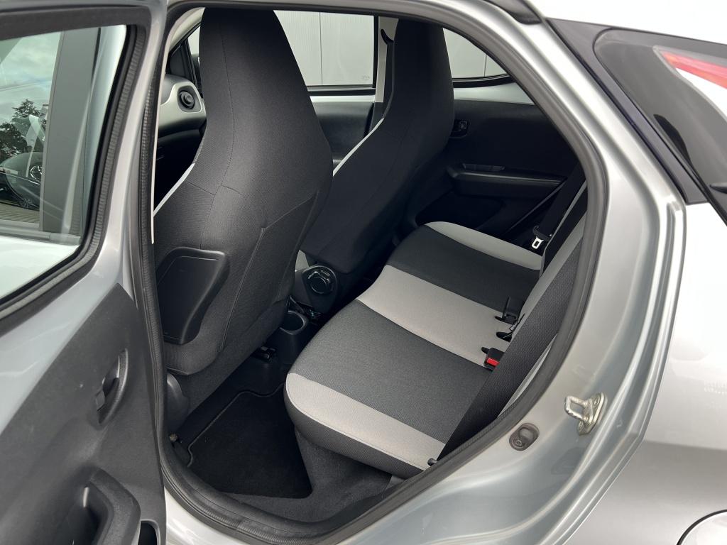Toyota Aygo 1.0 vvt-i x-play airco | parkeercamera