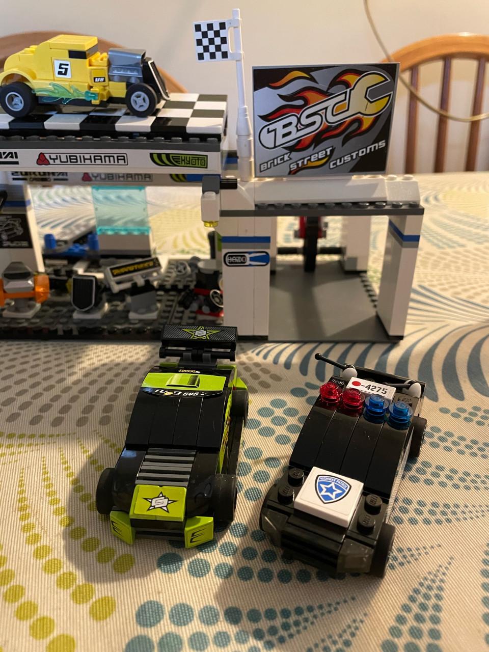 Lego Racers: Tuning garage 8681