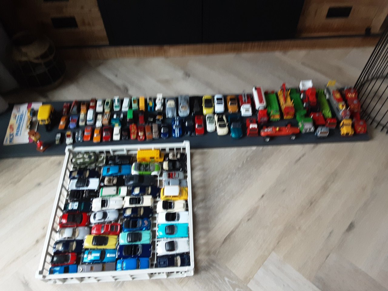 100 model autos