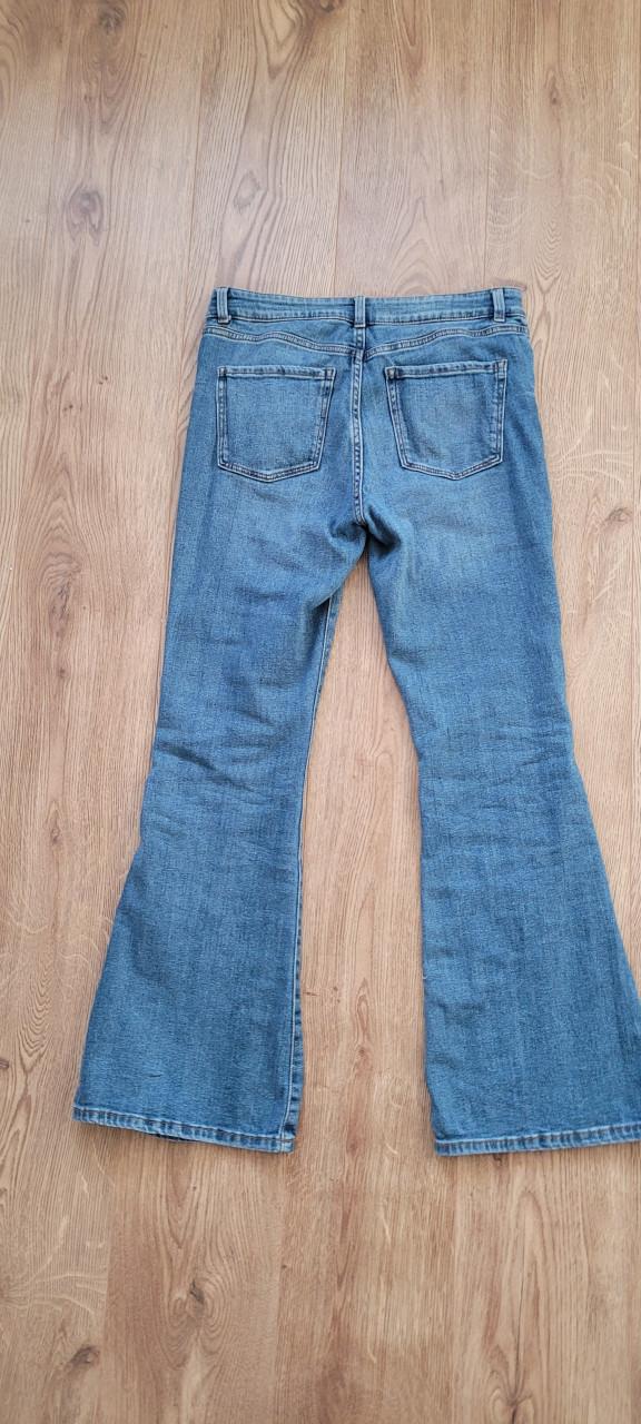 Flared blauwe spijkerbroek C & A maat 40