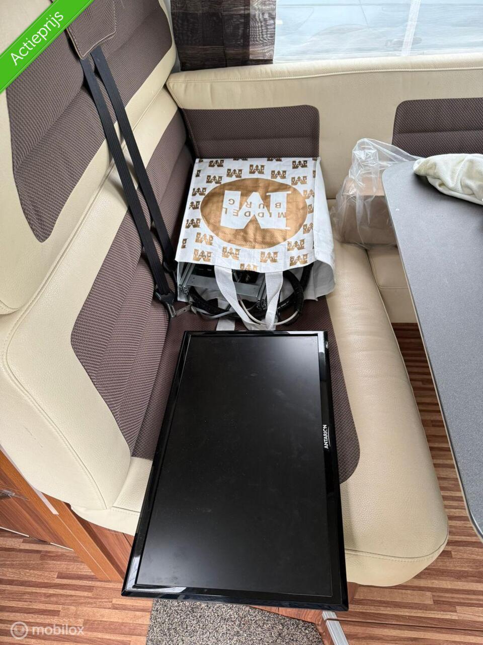 Adria Onbekend matrix m 670 sc plus