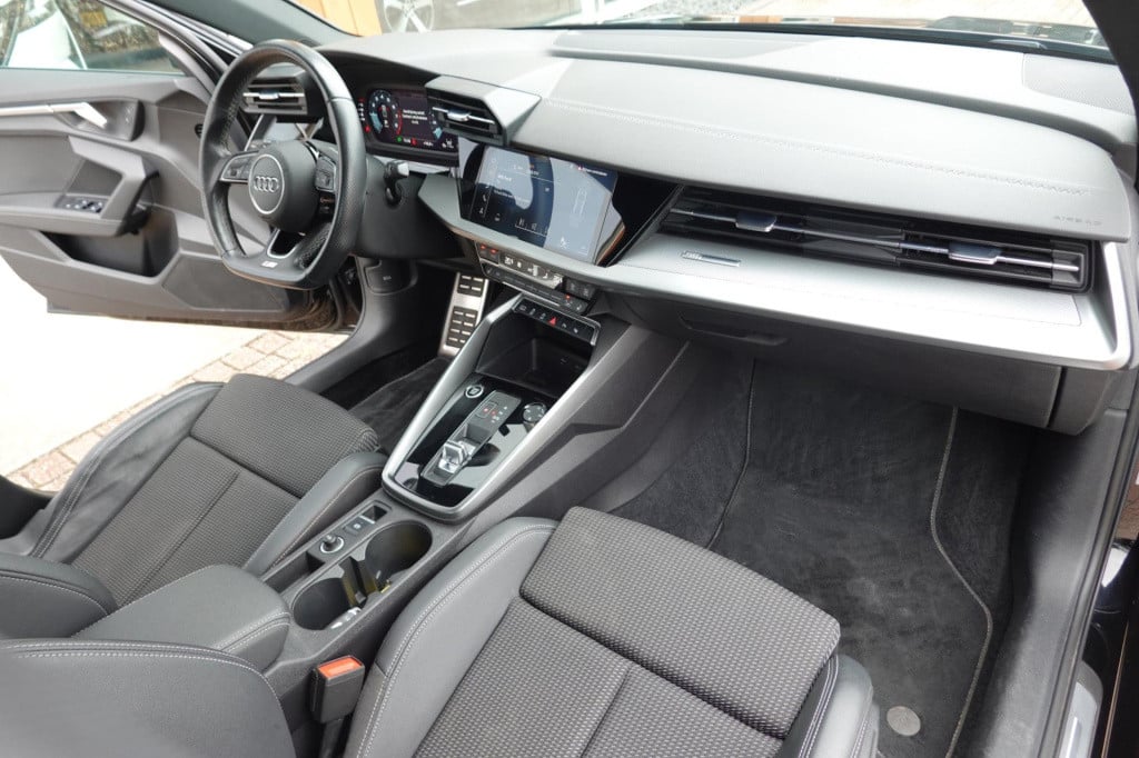 Audi A3 limousine 30 tfsi s edition