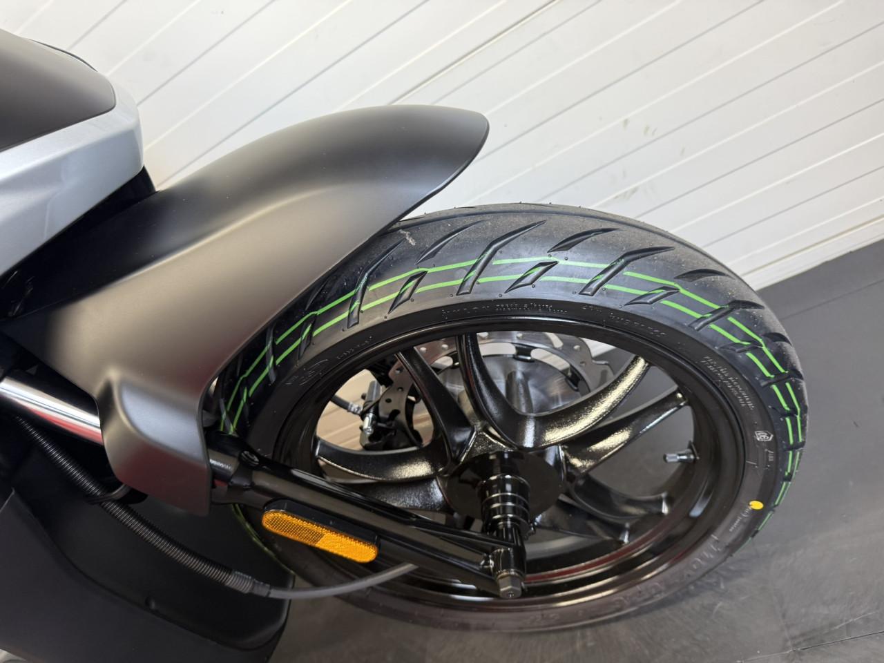 SYM Symphony – Woon-Werk Scooter – Grote Wielen – €2.499,-