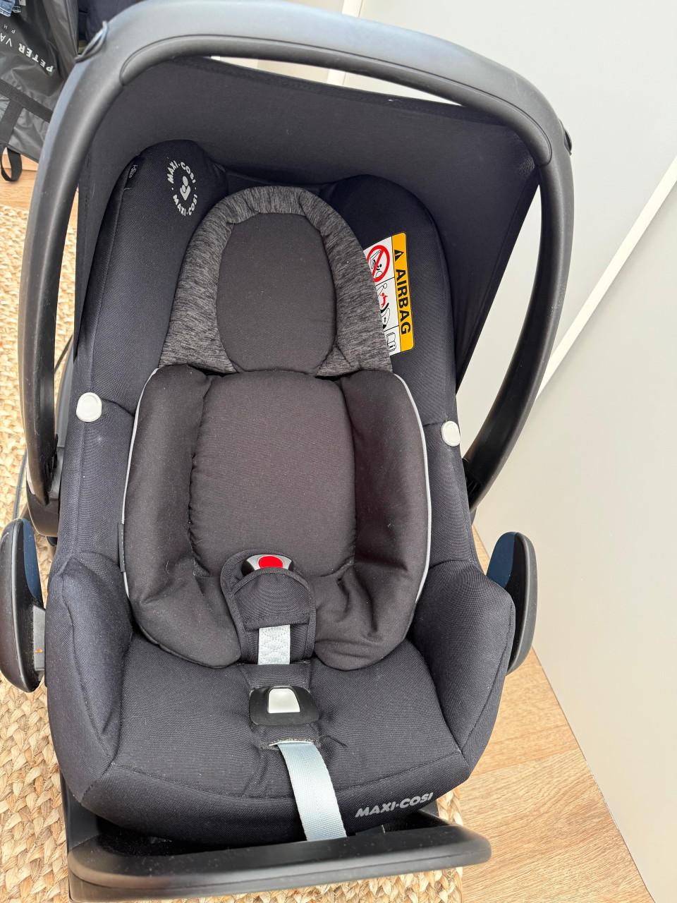 Maxi Cosi Rock + isofix base