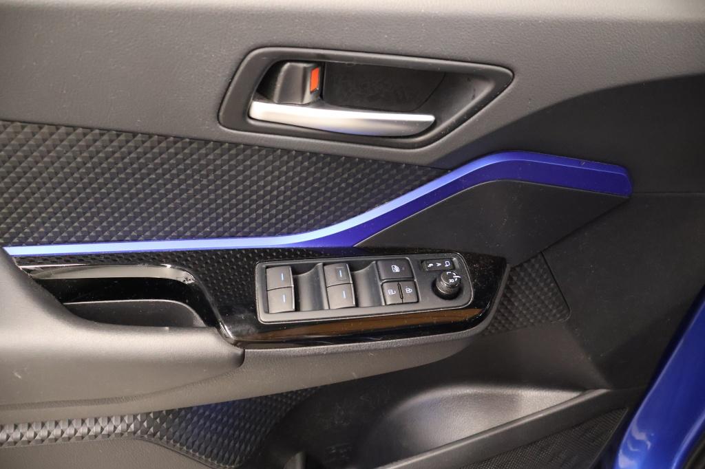 Toyota C-hr 2.0 hybrid bi-tone