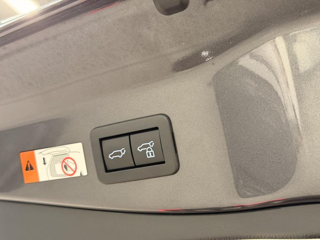 Toyota C-hr 2.0 phev 220 executive