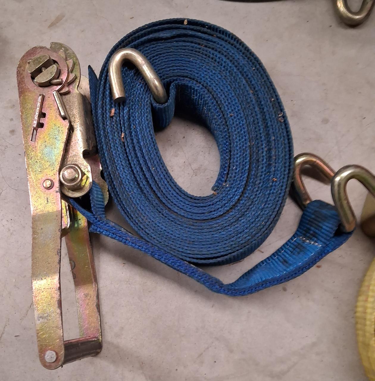 Spanbanden compleet met haken en ratels. .