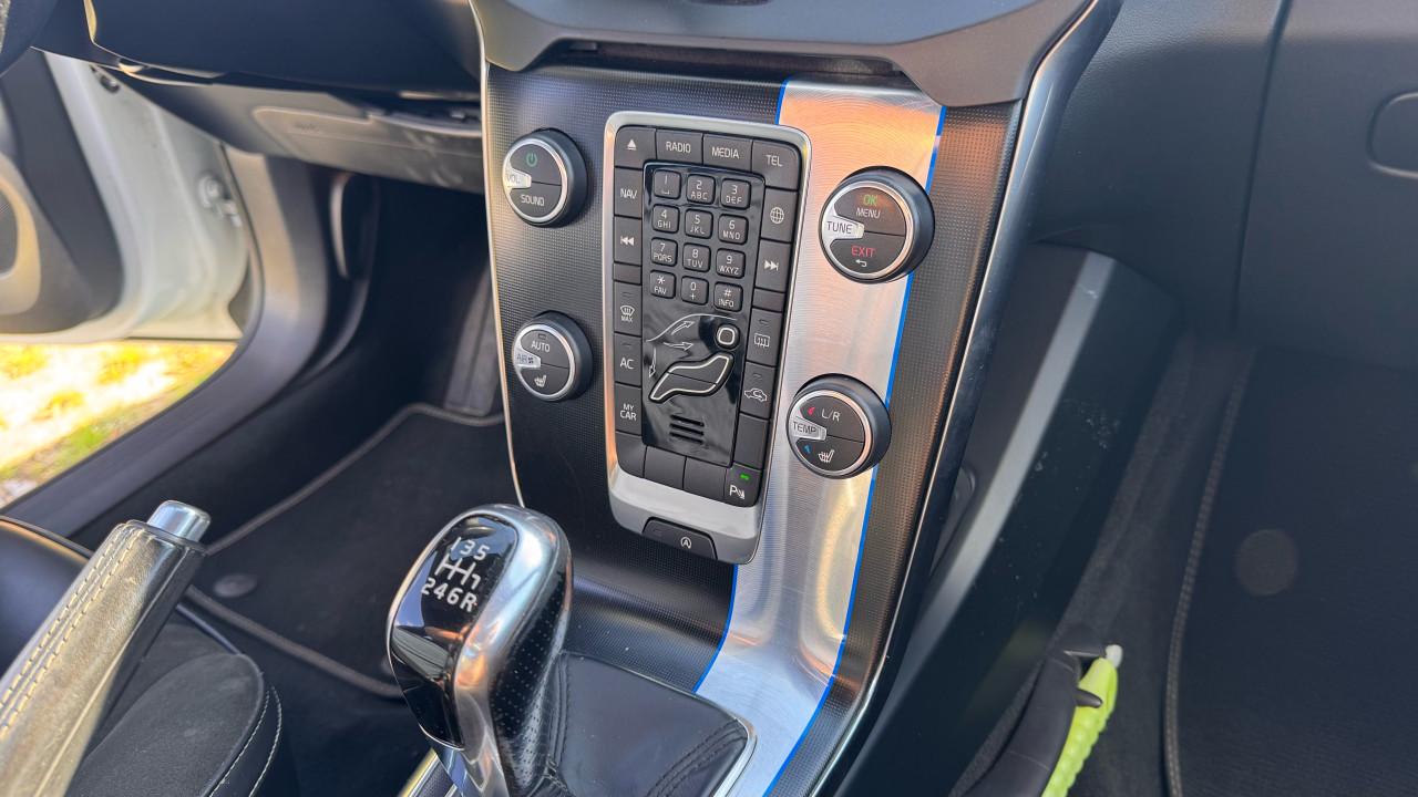 Volvo V40 2.0 D2 2015 Wit R-Design NL Auto Afn Trekhaak