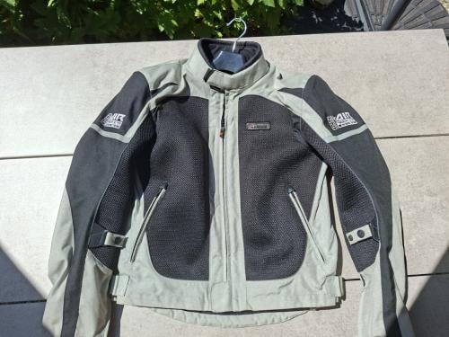 Doorwaai.  jas ixs maat 50-52