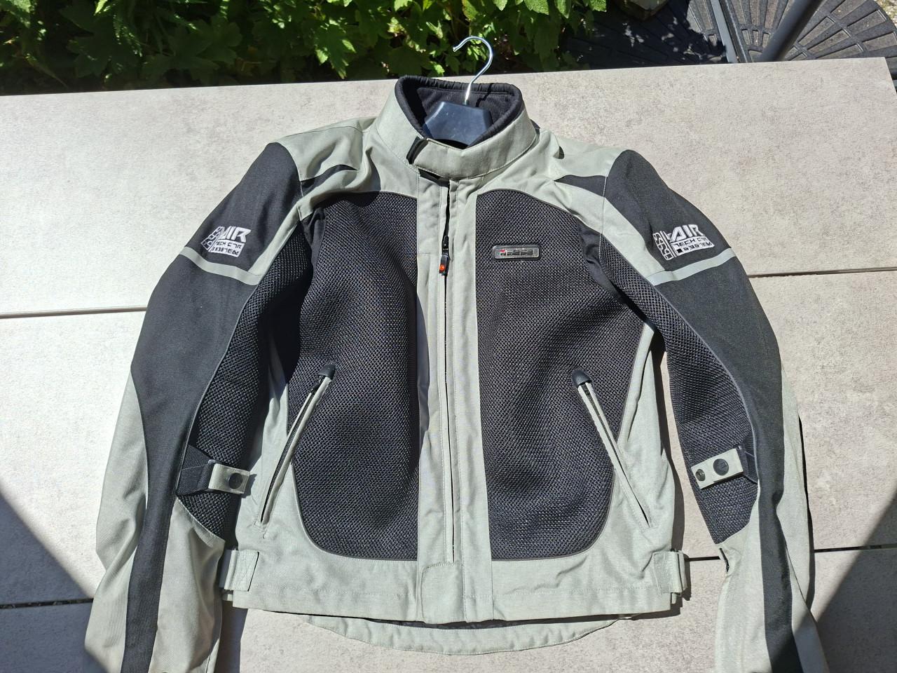 Doorwaai.  jas ixs maat 50-52