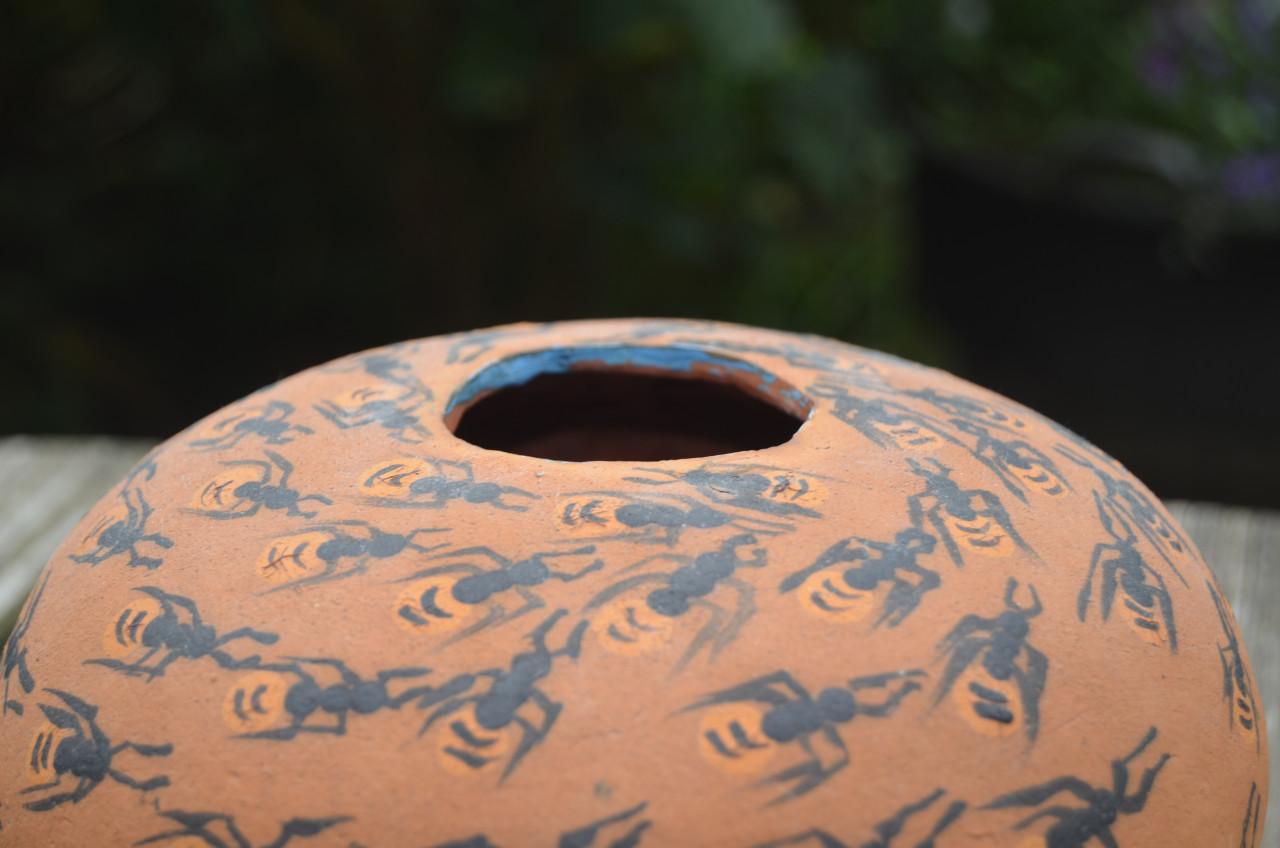 Mooie vaas/pot met Mieren! In prima staat