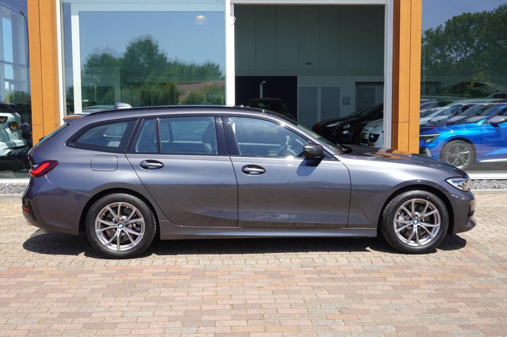 BMW 3-serie touring 330i business edition plus