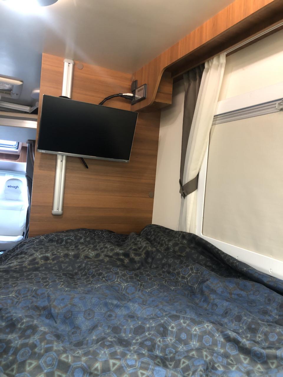 Camper elnagh baron 565 lengtebedden