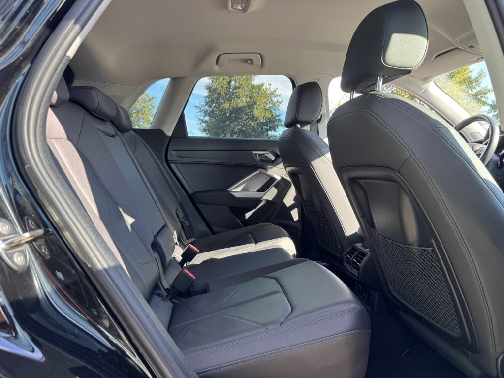 Audi Q3 35 tfsi * camera * matrix led * leer * keyless * trekhaak