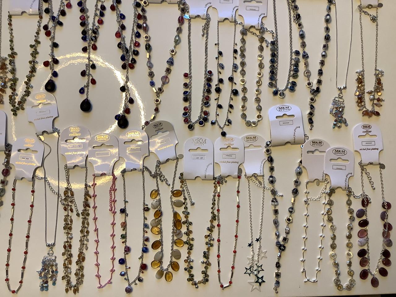 Partij mooie MKM Design kettingen.   (Partij 47)
