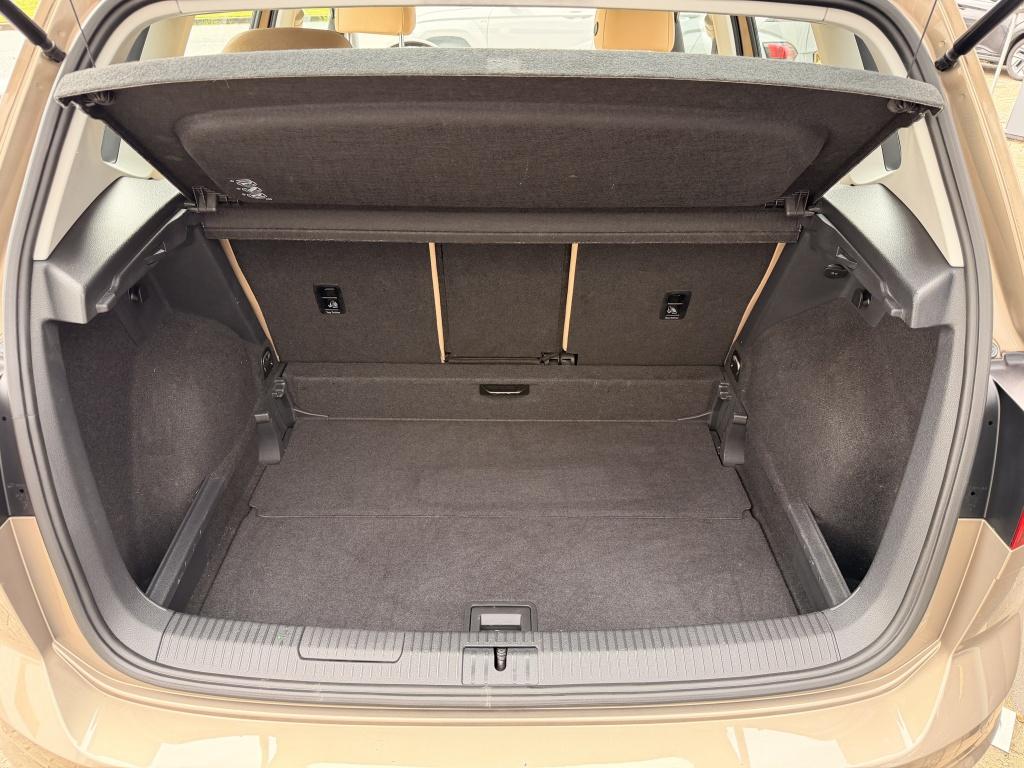Volkswagen Golf Sportsvan 1.2 tsi highline dsg automaat | leder | trekhaak!