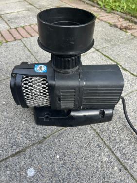 Te koop oase optimax 10000 sterke en zuinige Vijverpomp en 10000 lpu